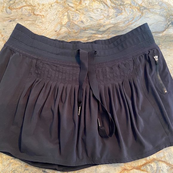 Lululemon black tennis skirt size 8 - Picture 1 of 9